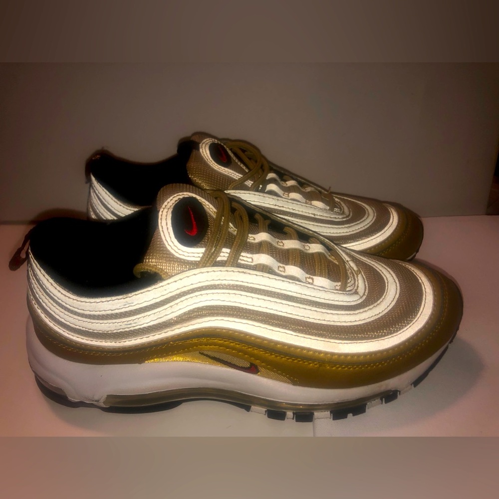 Women’s Size 8 Gold Nike Airmax 97